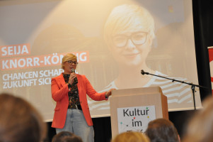 Seija Knorr-Köning kandidiert zur Bundestagswahl. Sie hat sich und ihre Anliegen vorgestellt.