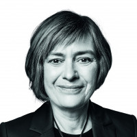 Porträtfoto Helga Hügenell