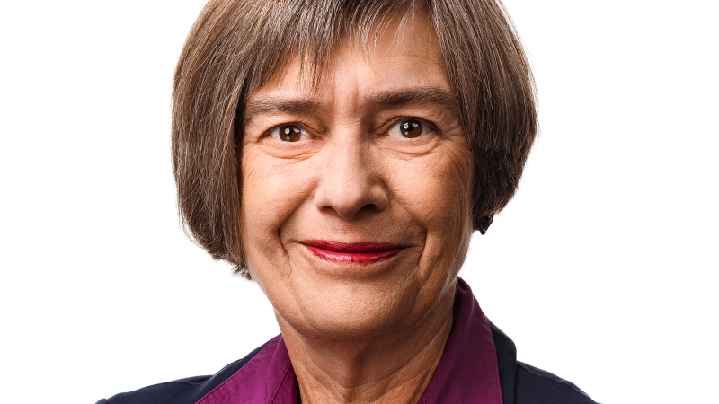 Bezirksrätin Helga Hügenell